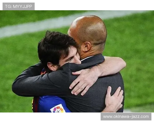 记者直击梅西朝奥城助教示意签名 记者直击梅西朝奥城助教示意签名